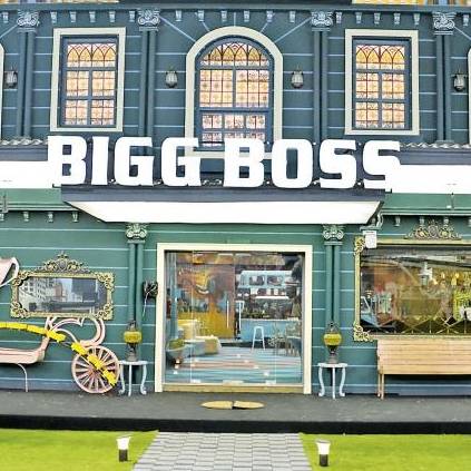 Rithika, Janani, Aiswarya, Yashika are going inside in Bigg Boss 3