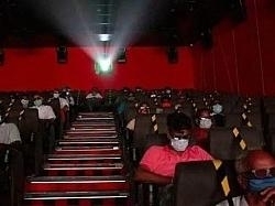 நரிக்குறவ மக்களுக்கு படம் பார்க்க அனுமதி மறுக்கப்பட்டதா.? - ரோகிணி தியேட்டர் விளக்கம்.