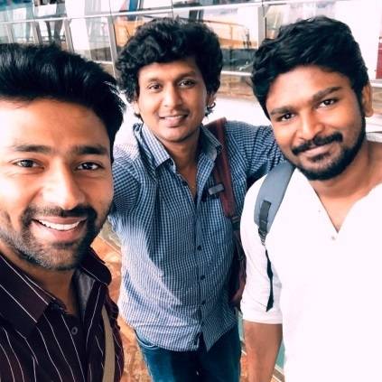Shanthanu uploads a selfie in Airport with Director Lokesh Kanagaraj and Rathnakumar.