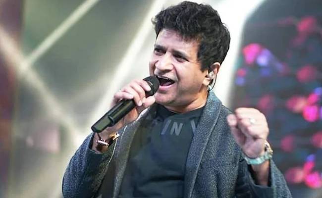 Singer krishnakumar kunnath passed away in live concert