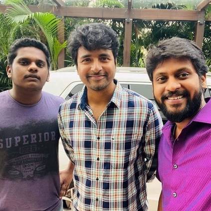 Sivakarthikeyan gives surprise visit to Rio Raj wife's Baby showering ceremony