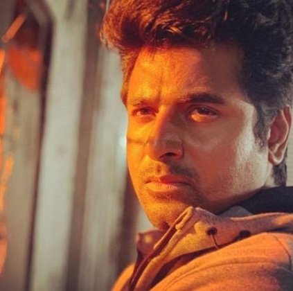 Sivakarthikeyan shares his Heroic Look from the sets of Hero