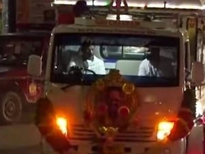 எஸ்.பி.பி இறுதி அஞ்சலியின் ட்ரைவர் உருக்கம் | SP Balasubrahmanyam last rites ambulance driver emotional