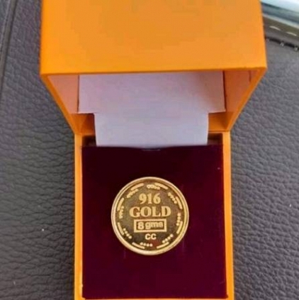 Suriya gifted 8grams gold coin for Soorarai Pottru Team