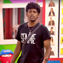வெறித்தனம் - பிகிலில் தளபதி விஜய் ஸ்டைலில் ஃபுட் பால் விளையாடும் பிக்பாஸ் சாண்டி