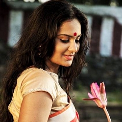 எழுத்தாளரை மணந்தார் ‘லக்ஷ்மி’ குறும்பட நாயகி.!