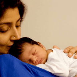 பிரபல ஹீரோயின் திவ்யா பகிர்ந்த தன் குழந்தையின் முதல் ஃபோட்டோ