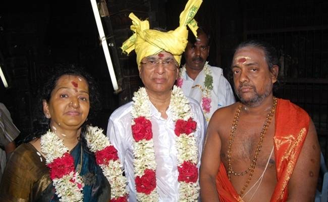 Vijay parents SA Chandra Sekhar Shoba Visiting Thirukadaiyur Temple