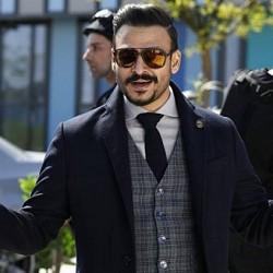 நடிகை பற்றிய சர்ச்சை ட்வீட் நீக்கம்- வருத்தம் தெரிவித்த பாலிவுட் நடிகர்