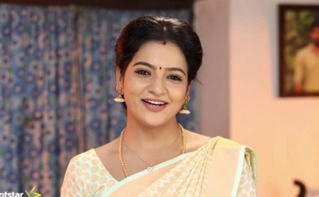 Who is replaced for VJ Chithra in Pandian Stores Serial?